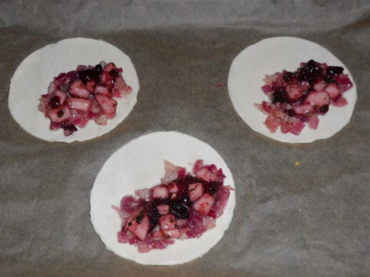 Abendessen/Vorspeise: Blätterteigtaschen mit Birnen-Cranberry-Füllung und Gorgonzola - Rezept - Bild Nr. 12