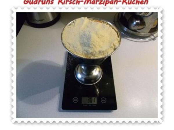 Kuchen: Kirsch Marzipan Kuchen - einfach - von Publicity
