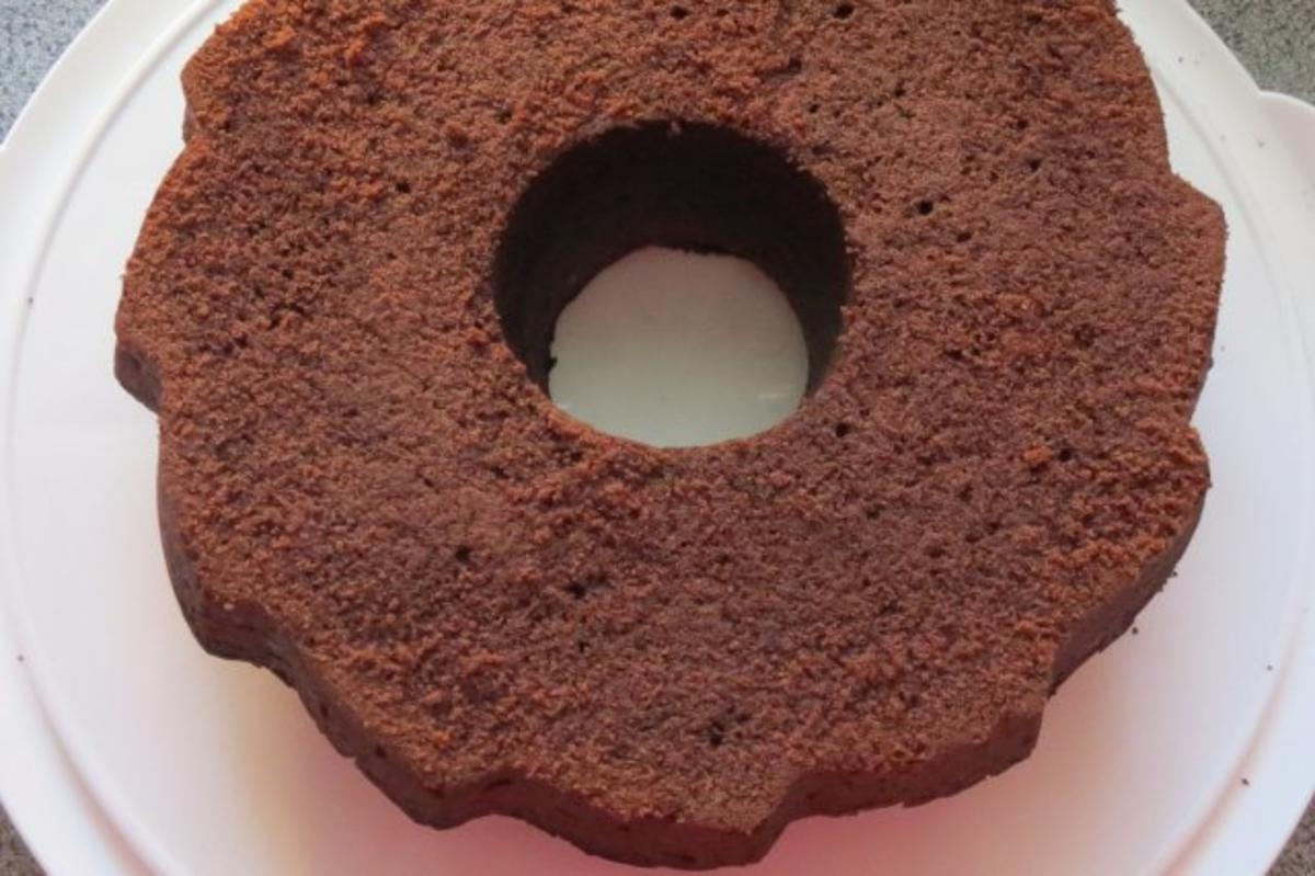 Backen: Gefüllter Schokoladenkuchen - Rezept - Bild Nr. 3