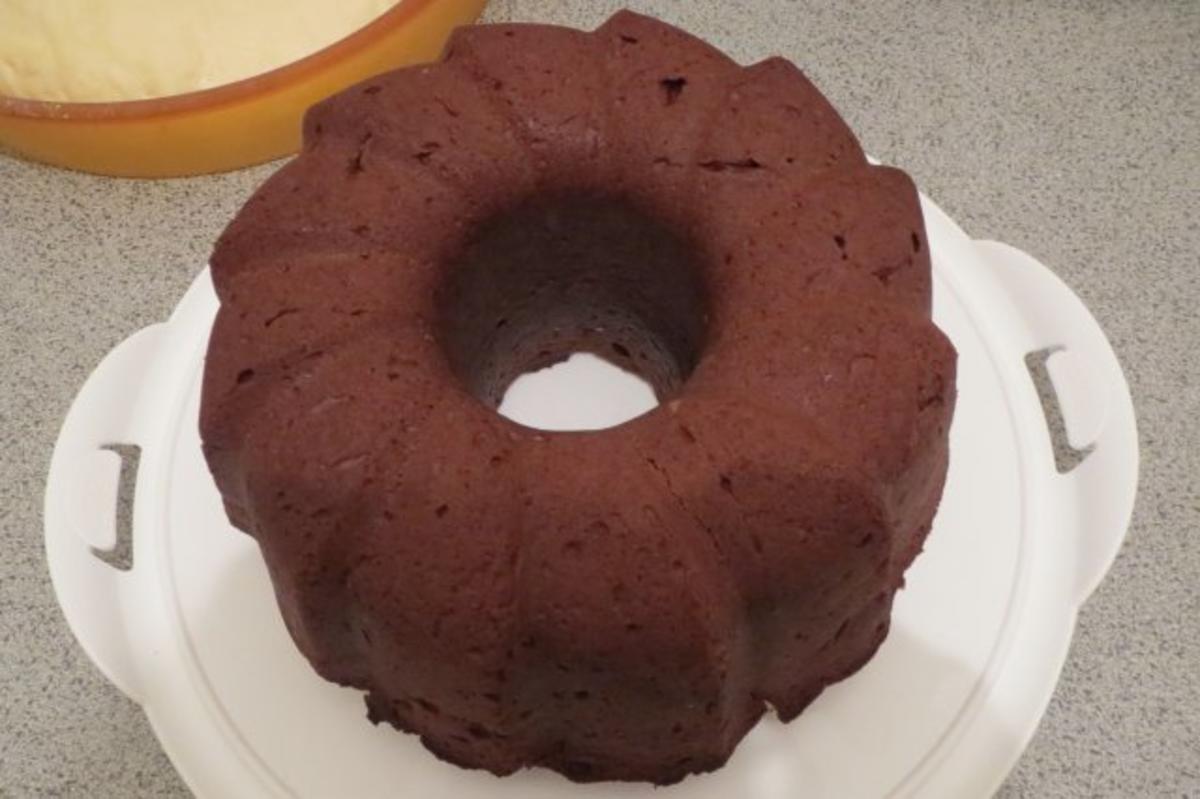 Backen: Gefüllter Schokoladenkuchen - Rezept - Bild Nr. 2