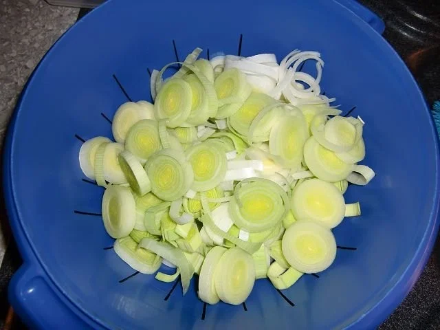 Pizza mit Lauch und Schinkenwürfel - Rezept - Bild Nr. 6