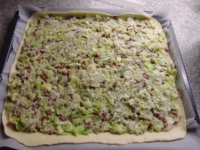 Pizza mit Lauch und Schinkenwürfel - Rezept - Bild Nr. 17