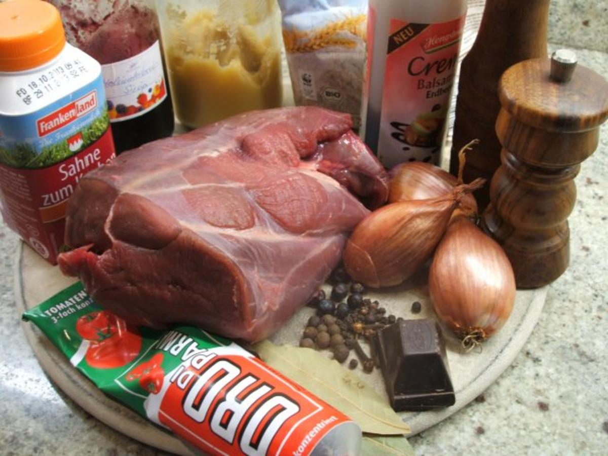 Wild: Rehkeule in Schoko-Holunder-Soße - Rezept - kochbar.de