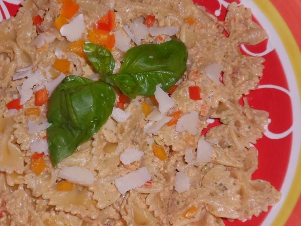 Pastaküche: Farfalle mit Ziegenkäse-Pistazien-Pesto - Rezept - Bild Nr. 13