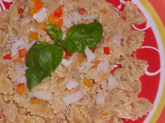 Pastaküche: Farfalle mit Ziegenkäse-Pistazien-Pesto - Rezept - Bild Nr. 13