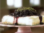 Cheesecake mit Brombeer-Johannisbeeren-Thymian Topping (Aylin Bertram ) - Rezept