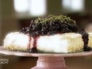 Cheesecake mit Brombeer-Johannisbeeren-Thymian Topping (Aylin Bertram ) - Rezept