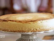 Karamellisierter Soufflé Käsekuchen mit Weinberg-Pfirsichen (Bernd Neuner) - Rezept