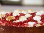 Johannisbeerige Käsetorte mit Baiser (Saskia Lenz) - Rezept