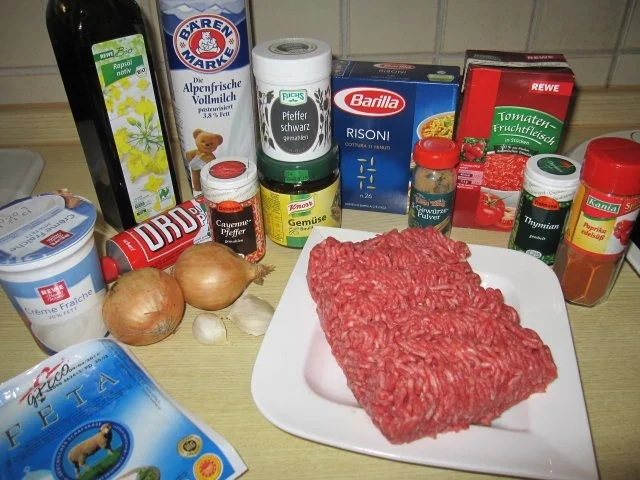 Rezept: Hackfleischauflauf - griechische Art Bild Nr. 2 Hackfleischauflauf - griechische Art - Rezept - Bild Nr. 2