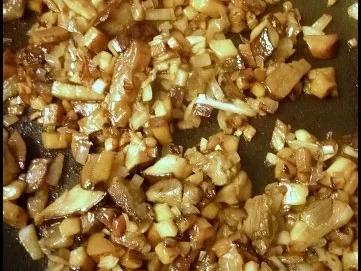 Rezept: Pilz-Schmarrn mit Karottensoße Bild Nr. 3 Pilz-Schmarrn mit Karottensoße - Rezept - Bild Nr. 3