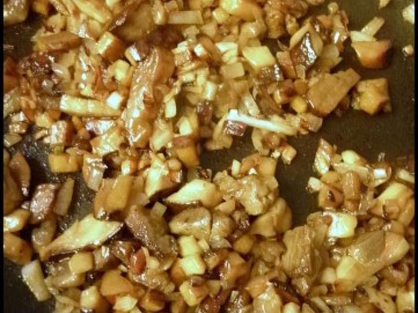 Pilz-Schmarrn mit Karottensoße - Rezept - kochbar.de