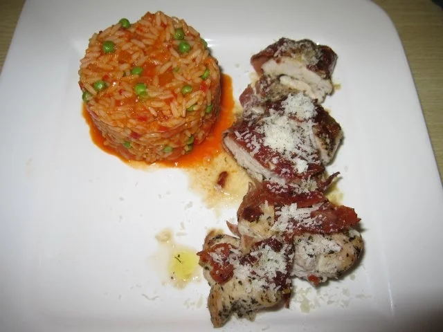 Rezept: Hähnchenbrust in Serranoschinken mit Djuvec-Reis Hähnchenbrust in Serranoschinken mit Djuvec-Reis - Rezept