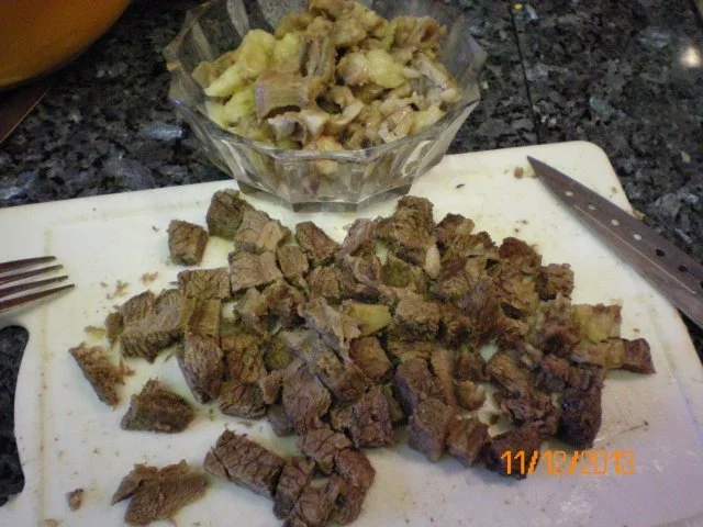 Rezept: Suppe: Steckrübensuppe mit Suppenfleisch vom Gallowayrind Bild Nr. 7 Suppe: Steckrübensuppe mit Suppenfleisch vom Gallowayrind - Rezept - Bild Nr. 7