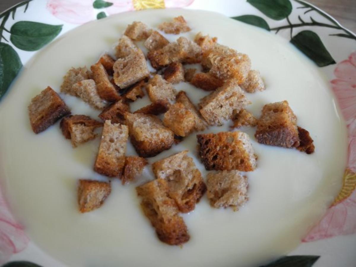 Vegan : Griessuppe mit Kokos-Brotwürfelchen - Rezept - Bild Nr. 2