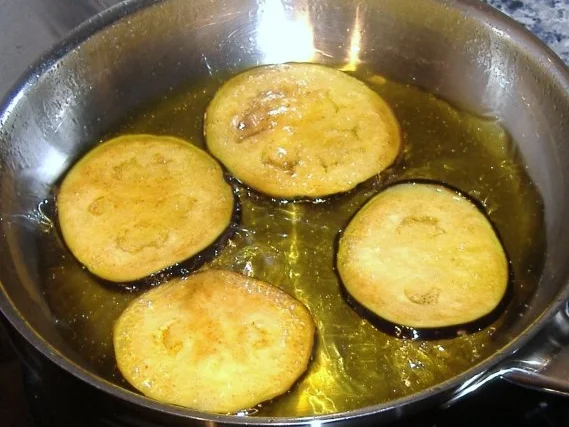 Rezept: Auberginenauflauf mit Thunfischcreme Bild Nr. 2 Auberginenauflauf mit Thunfischcreme - Rezept - Bild Nr. 2