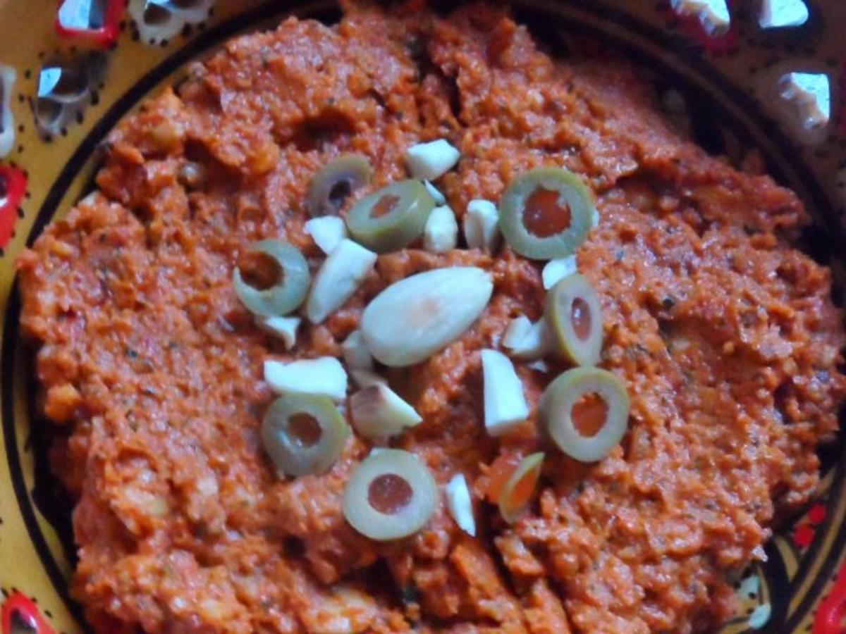 Dips: Würziger Mandel Dip mit Oliven und Tomaten - schnell &amp; einfach ...