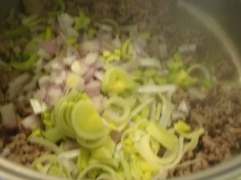 Rezept: Hack - Käse Süppchen mit Nuss Croûtons Bild Nr. 6 Hack - Käse Süppchen mit Nuss Croûtons - Rezept - Bild Nr. 6