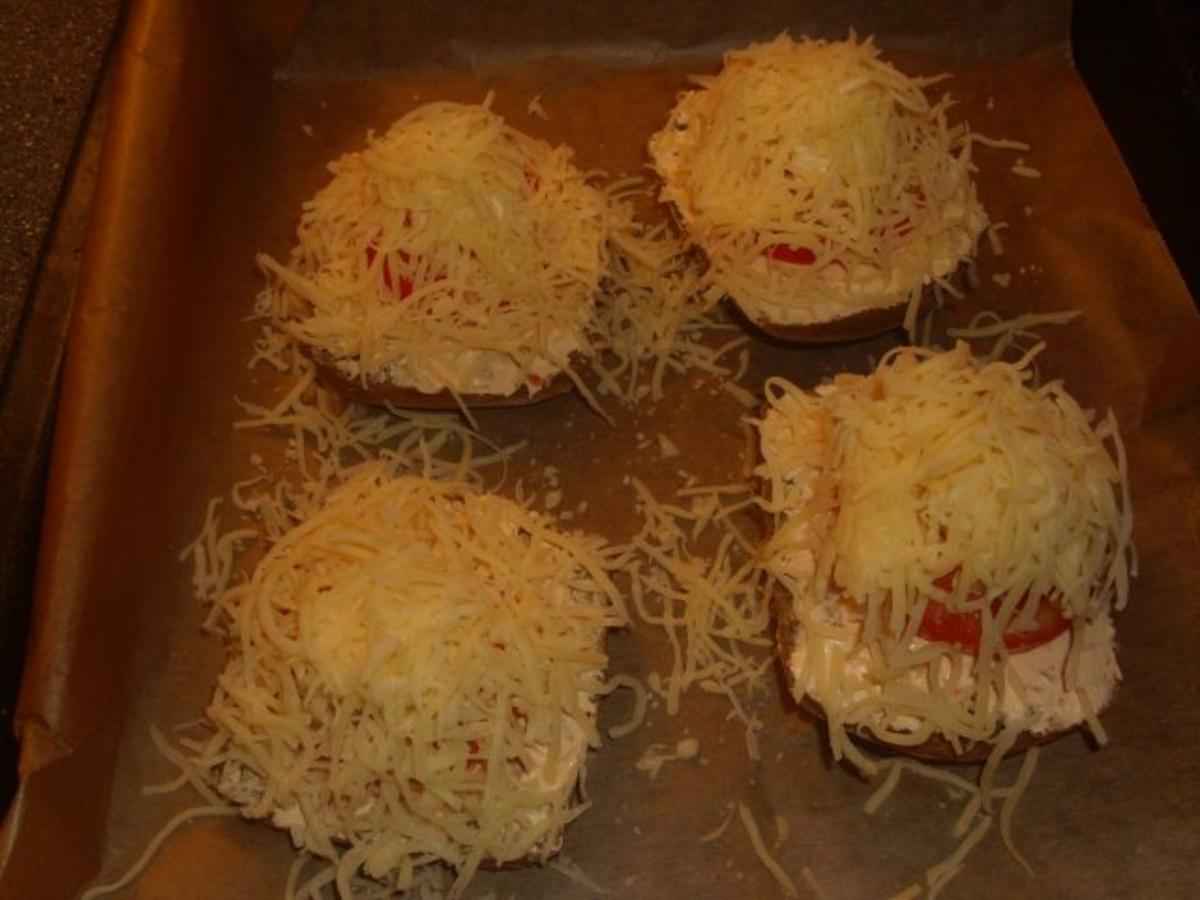 Überbackene Schusterjungs mit dreierlei Käse und Tomate - Rezept - Bild Nr. 7