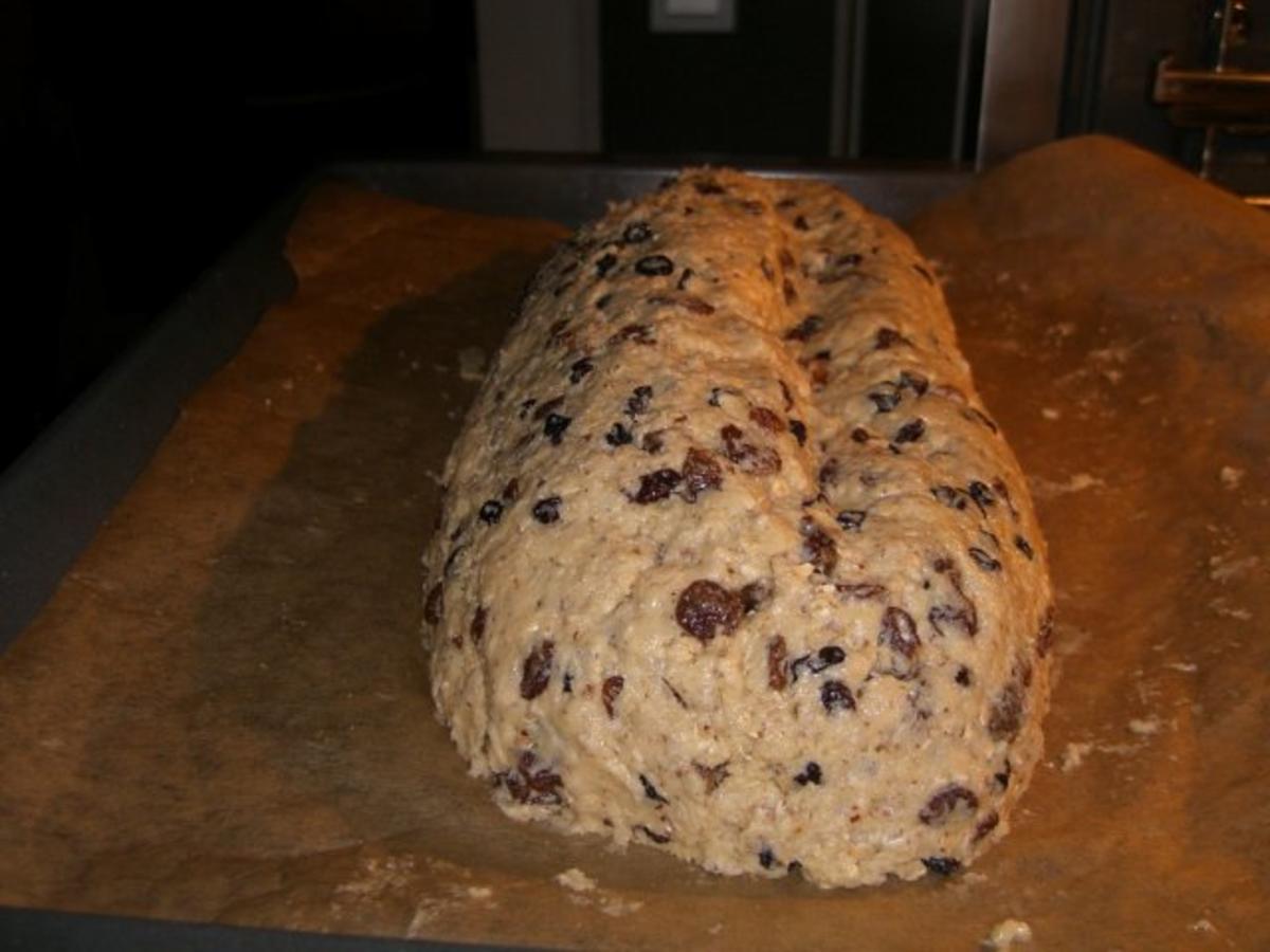 Christstollen mit Marzipanfüllung - Rezept - Bild Nr. 3