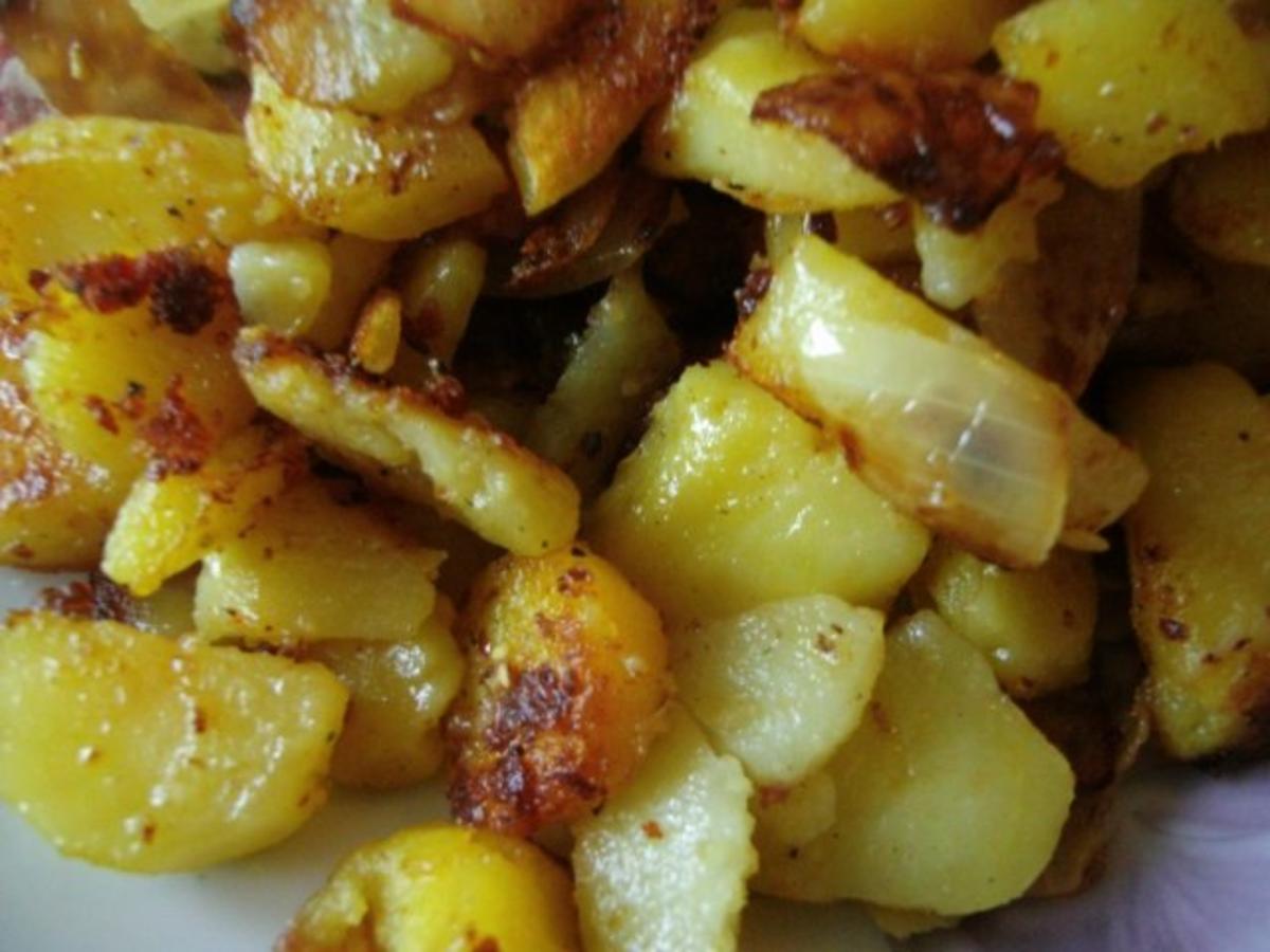 Bratkartoffeln mit Tzaziki-Remouladensoße - Rezept - Bild Nr. 8