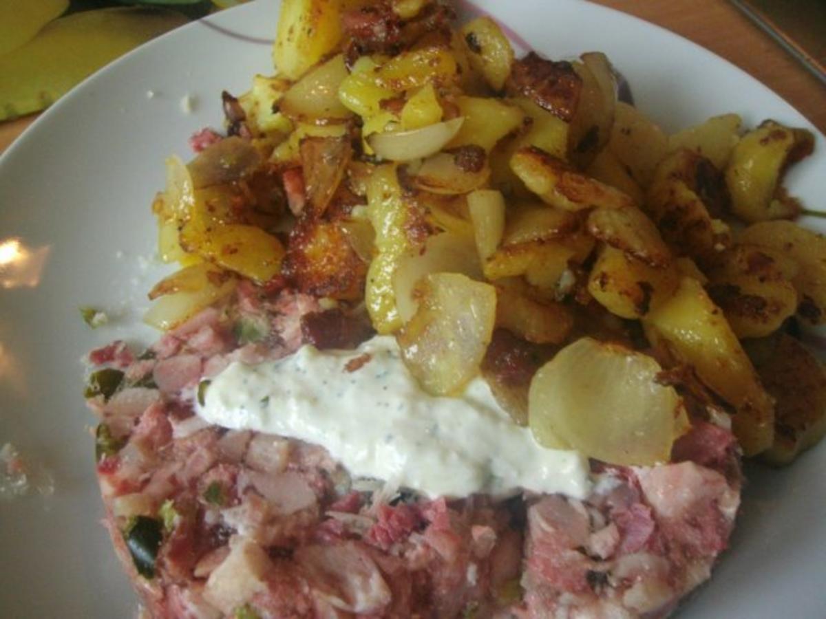 Bratkartoffeln mit Tzaziki-Remouladensoße - Rezept - Bild Nr. 9
