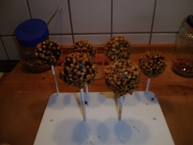 Rezept: Cake Pops Typ Schokolade-Kaffee "Mocca" Bild Nr. 3 Cake Pops Typ Schokolade-Kaffee "Mocca" - Rezept - Bild Nr. 3