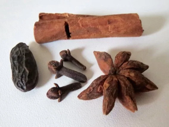 Rezept: Einmachen: Quitten-Gelee, gewürzt Bild Nr. 3 Einmachen: Quitten-Gelee, gewürzt - Rezept - Bild Nr. 3