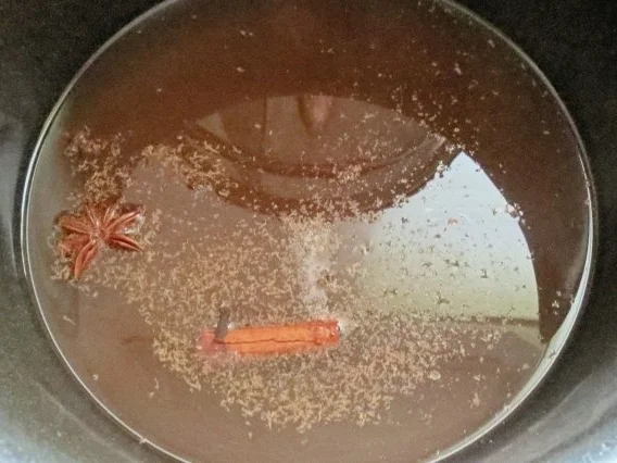 Rezept: Einmachen: Quitten-Gelee, gewürzt Bild Nr. 4 Einmachen: Quitten-Gelee, gewürzt - Rezept - Bild Nr. 4