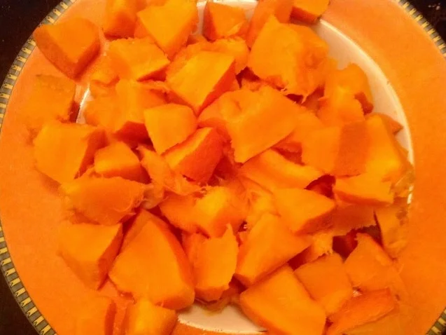 Rezept: Kürbissuppe mit roten Linsen Bild Nr. 7 Kürbissuppe mit roten Linsen - Rezept - Bild Nr. 7