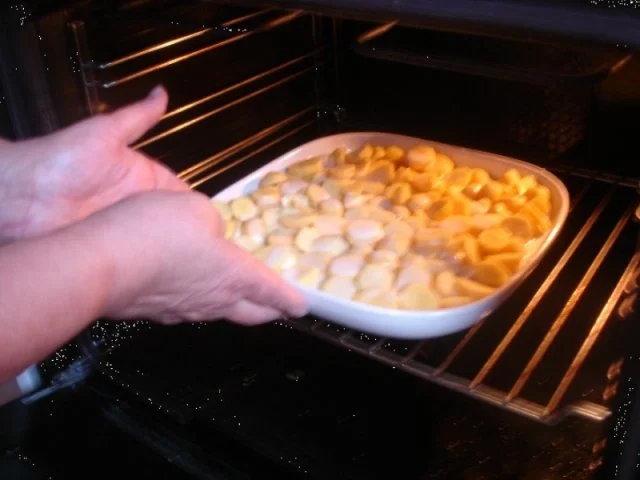 Rezept: Stielkotelett mit Rosenkohl und Kartoffelgratin Bild Nr. 17 Stielkotelett mit Rosenkohl und Kartoffelgratin - Rezept - Bild Nr. 17