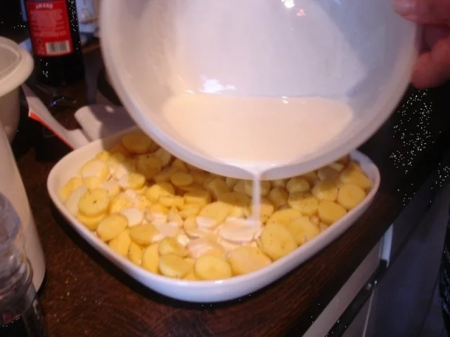 Rezept: Stielkotelett mit Rosenkohl und Kartoffelgratin Bild Nr. 16 Stielkotelett mit Rosenkohl und Kartoffelgratin - Rezept - Bild Nr. 16