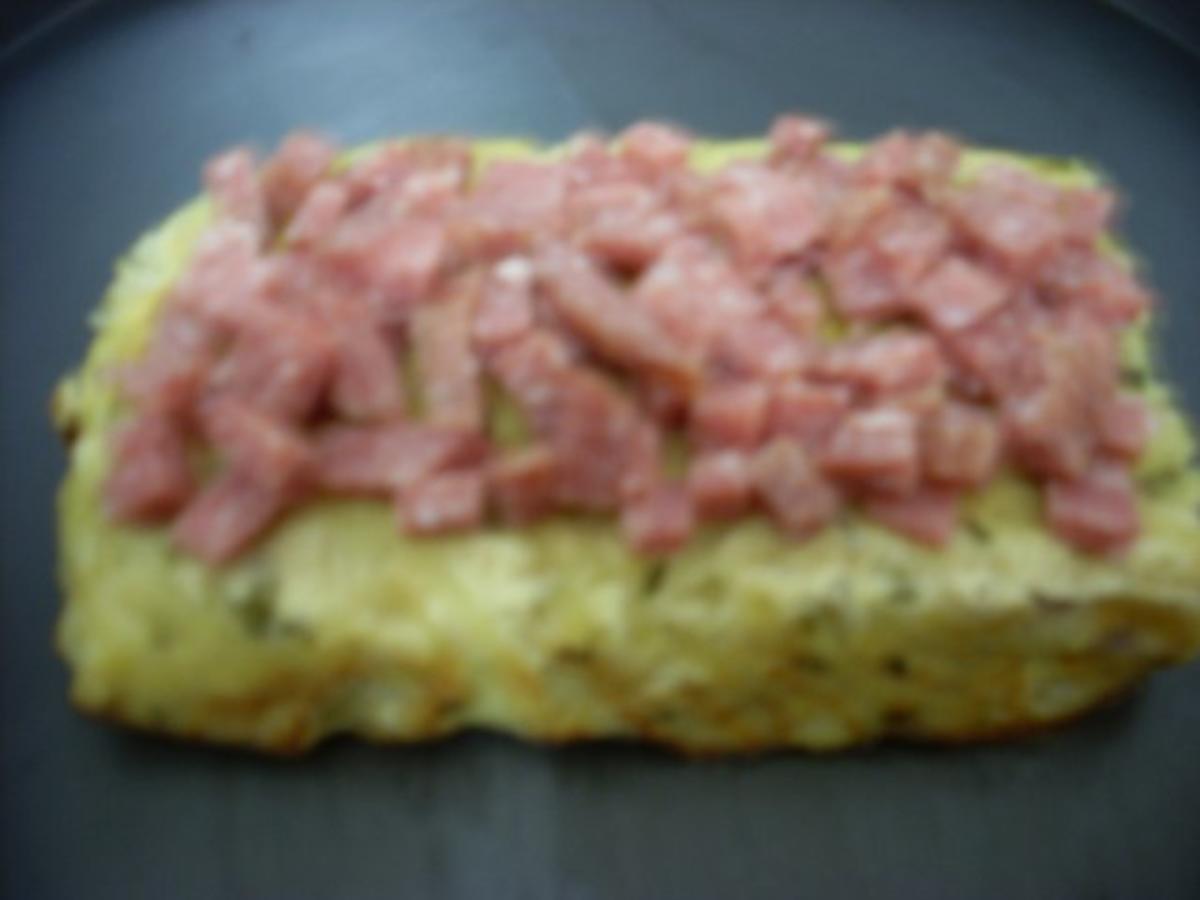 Pizza Salami "Spezial" - Rezept - Bild Nr. 3