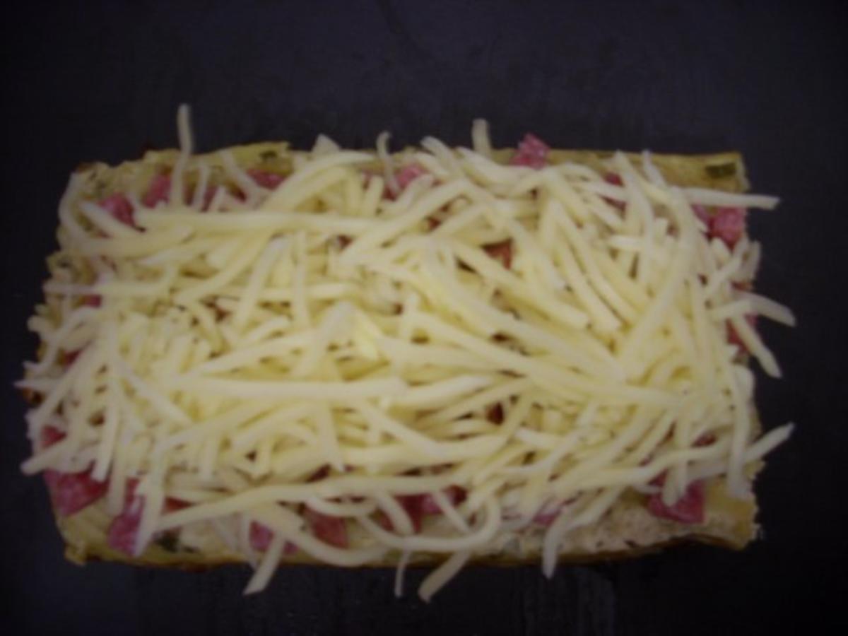 Pizza Salami "Spezial" - Rezept - Bild Nr. 4