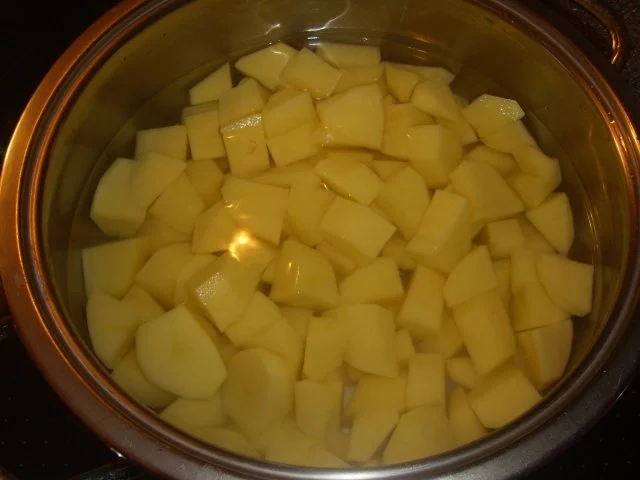 Rezept: Kohlrabigemüse mit Bratwurst und Kapü Bild Nr. 3 Kohlrabigemüse mit Bratwurst und Kapü - Rezept - Bild Nr. 3