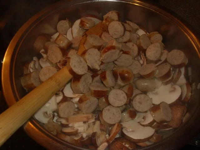 Pasta mit Bratwurstscheiben und Champignons - Rezept - Bild Nr. 6