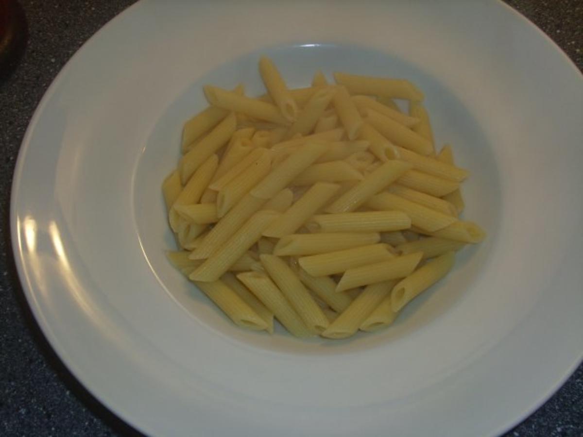 Pasta mit Bratwurstscheiben und Champignons - Rezept - Bild Nr. 8