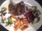 zarte Lammsteaks mit feiner Salatgarnitur - Rezept
