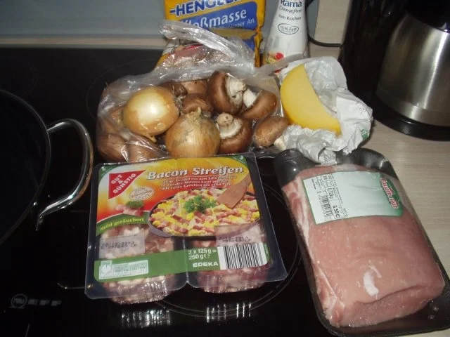 Rezept: Pilzgeschnetzeltes mit Knödelhaube Bild Nr. 2 Pilzgeschnetzeltes mit Knödelhaube - Rezept - Bild Nr. 2