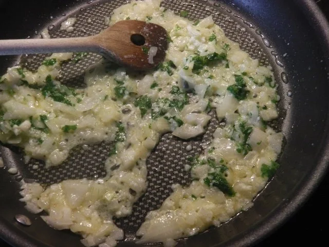 Sonntagskoteletts mit Semmelknödel und warmen Krautsalat - Rezept - Bild Nr. 6