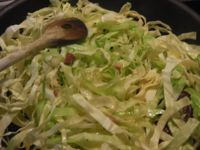 Sonntagskoteletts mit Semmelknödel und warmen Krautsalat - Rezept - Bild Nr. 13