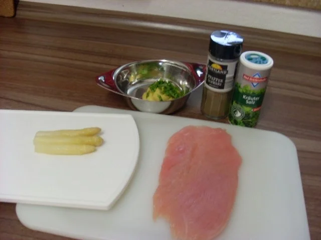 Puten-Spargel-Roulade - Rezept - Bild Nr. 2