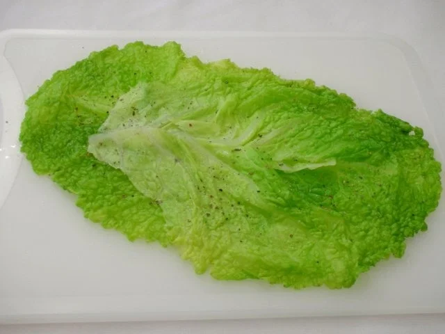 Lachsforelle im Wirsingmantel mit Kürbis-Ingwerpüree und Limettensauce - Rezept - Bild Nr. 3