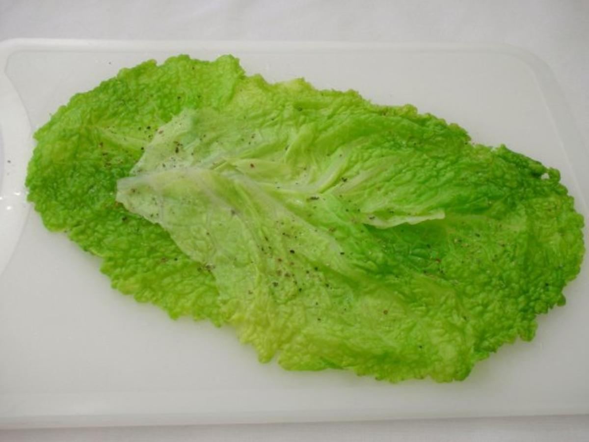Lachsforelle im Wirsingmantel mit Kürbis Ingwerpüree und Limettensauce ...