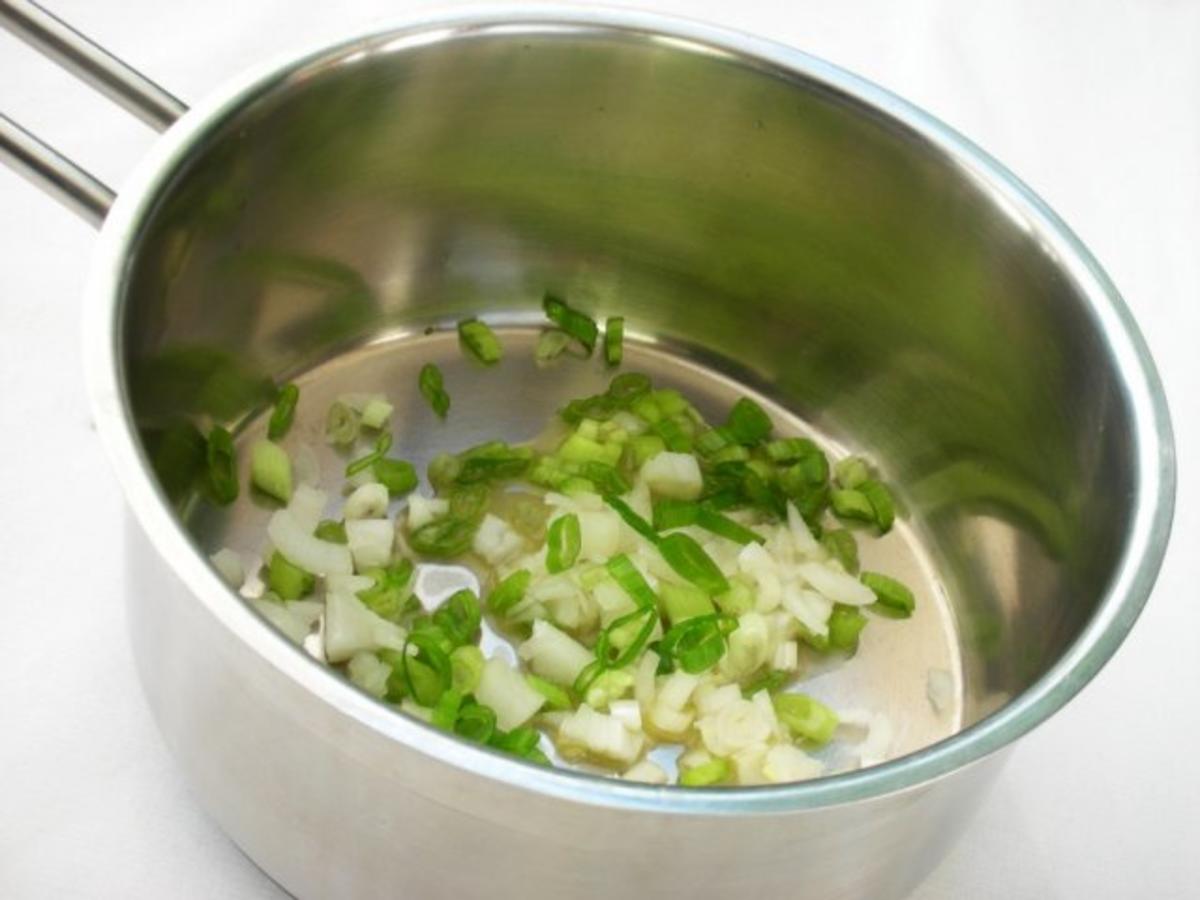 Lachsforelle im Wirsingmantel mit Kürbis-Ingwerpüree und Limettensauce - Rezept - Bild Nr. 12