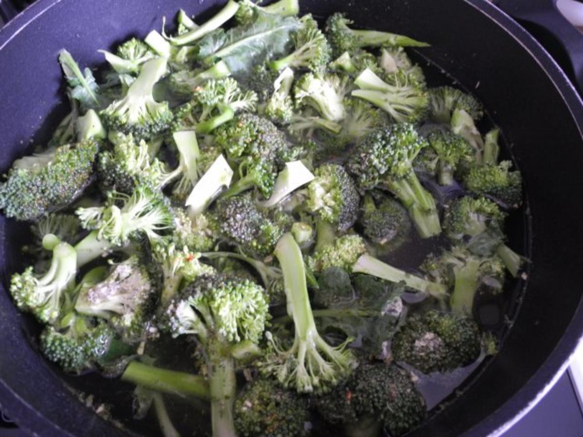 Vegan : Paprikagulasch mit Broccoli - Pasta - Rezept - Bild Nr. 11