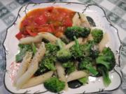 Vegan : Paprikagulasch mit Broccoli - Pasta - Rezept