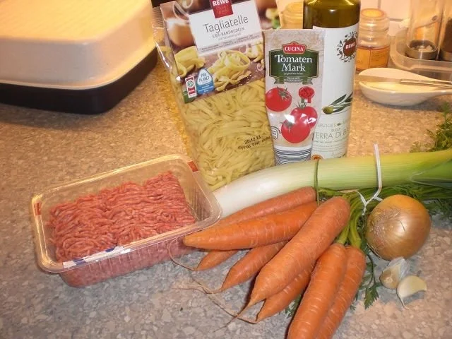 Rezept: Hack-Nudel-Nester à la Heiko Bild Nr. 2 Hack-Nudel-Nester à la Heiko - Rezept - Bild Nr. 2