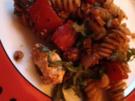 Nudelsalat mit Kürbis,geröstetem Mais und karamellisierter Paprika - Rezept