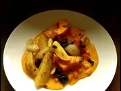 Hokkaido und Kartoffeln gebacken ...mit scharfer Kürbissoße - Rezept